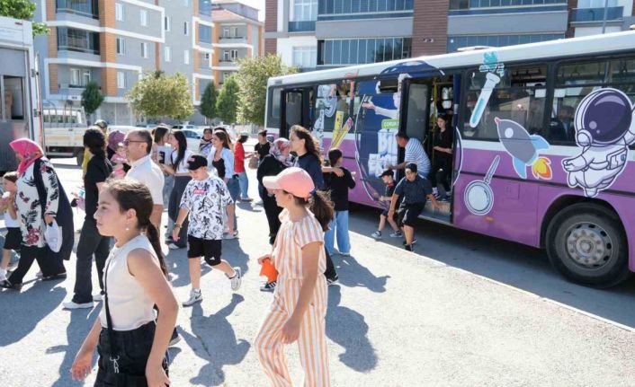 Çorum Belediyesi’nden 700 çocuğa lunapark sürprizi