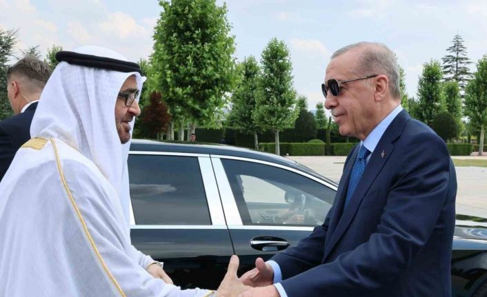 Cumhurbaşkanı Erdoğan, BAE Devlet Başkanı Al Nahyan’ı törenle karşıladı