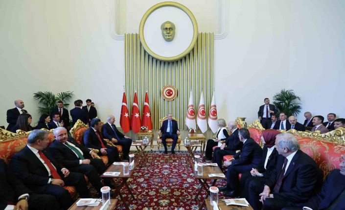 Cumhurbaşkanı Erdoğan: "Çok kutuplu dünyada Türkiye’miz yeni bir kutup başı olarak İnşallah hak ettiği yeri alacaktır"