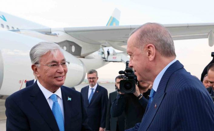 Cumhurbaşkanı Erdoğan, Kazakistan Cumhurbaşkanı Tokayev’i törenle karşıladı