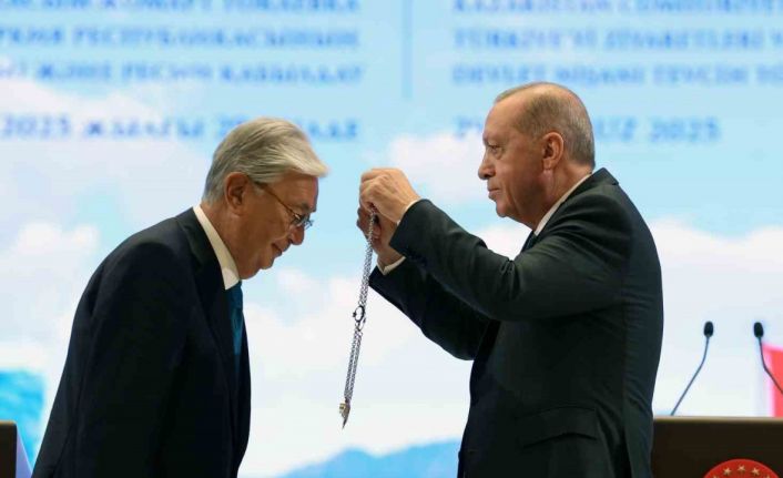Cumhurbaşkanı Erdoğan tarafından Kazakistan Cumhurbaşkanı Tokayev’e Devlet Nişanı tevcih edildi