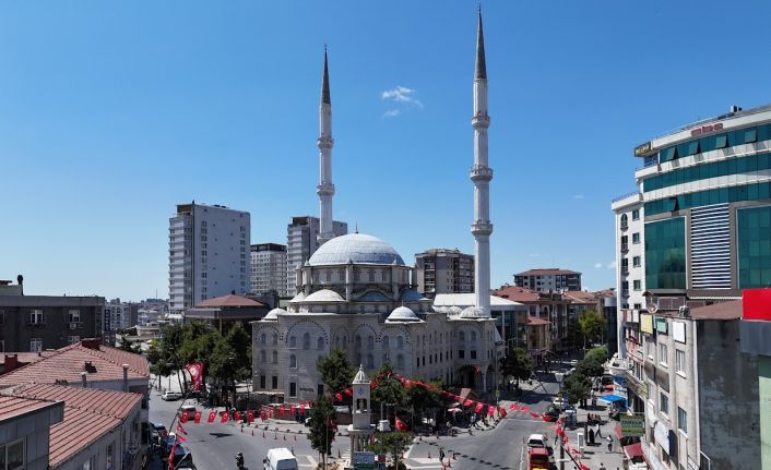 Cumhurbaşkanı Erdoğan’ın bayrak çağrısı Bağcılar’da karşılık buldu