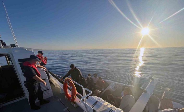 Datça’da 1 göçmen kaçakçısı yakalandı, 15 düzensiz göçmen kurtarıldı