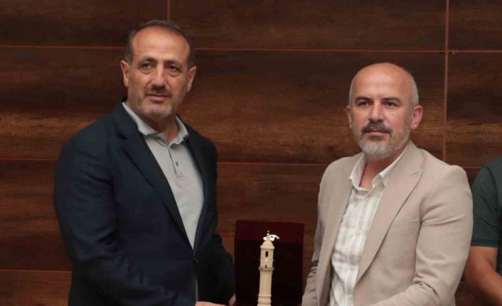 Dede Korkut Şiir Yarışması’nda derece elde eden şairlere ödülleri verildi