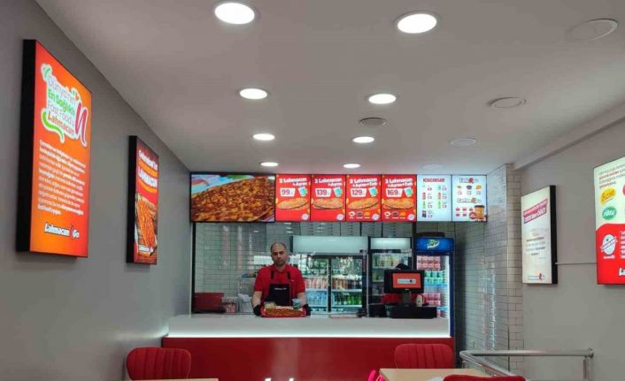 Dededen öğüdü aldı, 2 lahmacun ve ayranı 99 TL yaptı