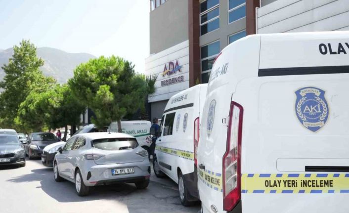Denizli’de polis memuru kaldığı apartta ölü bulundu