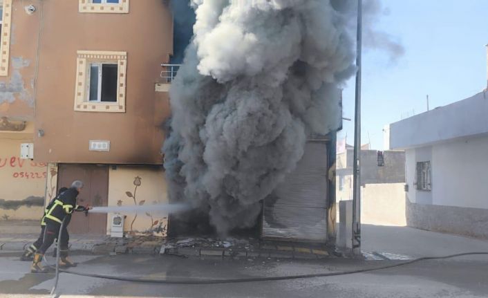 Depo yangını korkuttu