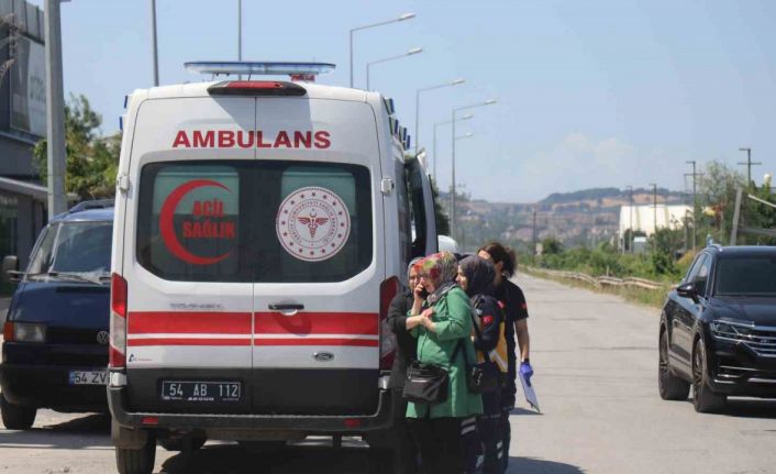 Depremden dakikalar sonra korku dolu anlar, fabrika tavanı çöktü: Göçük altında kalan 3 kişi yaralandı