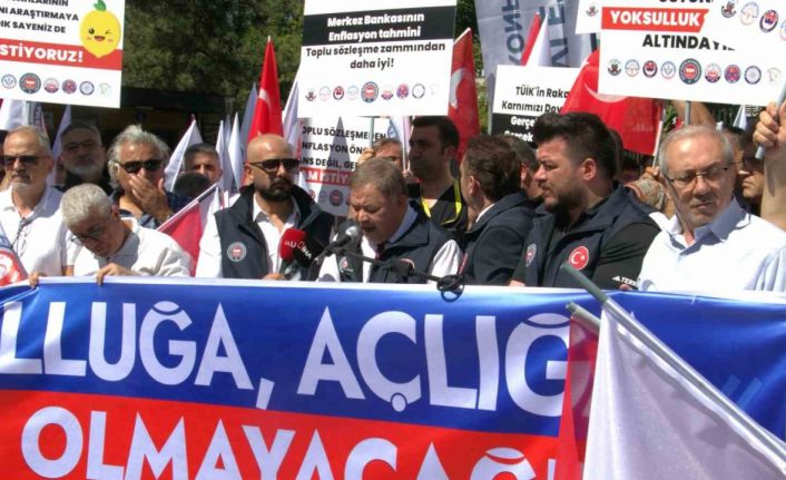 Devlet Memurları Konfederasyonu’ndan Hazine ve Maliye Bakanlığı önünde basın açıklaması