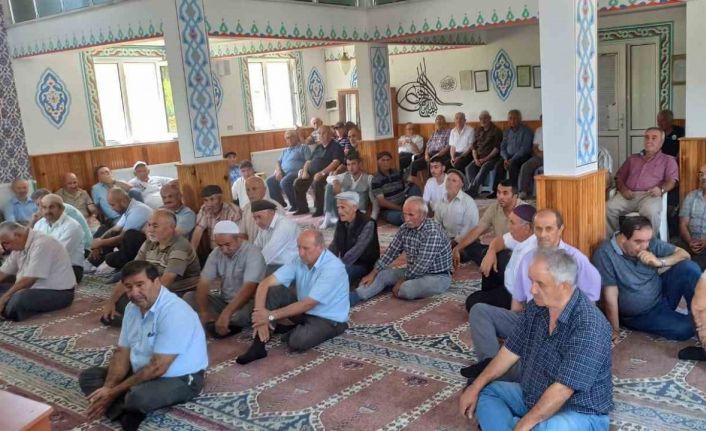 Devrek’te vatandaşlar aşure programında bir araya geldiler