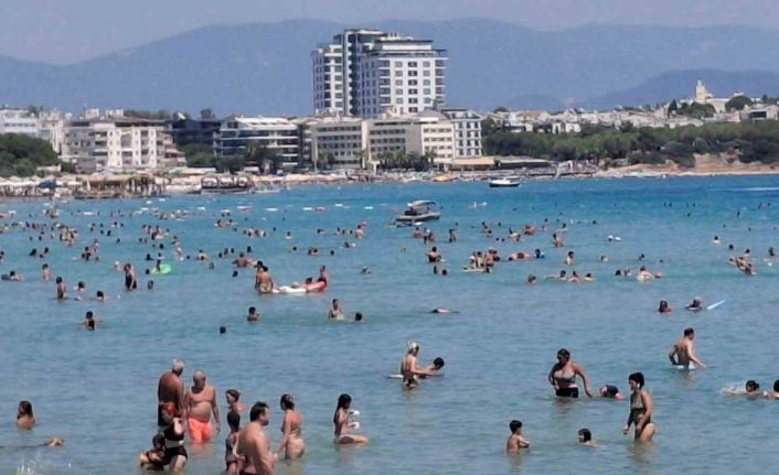 Didim’de sıcaklıklar arttı, Altınkum doldu taştı