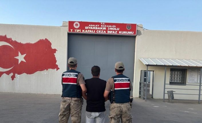 Diyarbakır’da kesinleşmiş hapis cezası ile aranan 2 kişi yakalandı