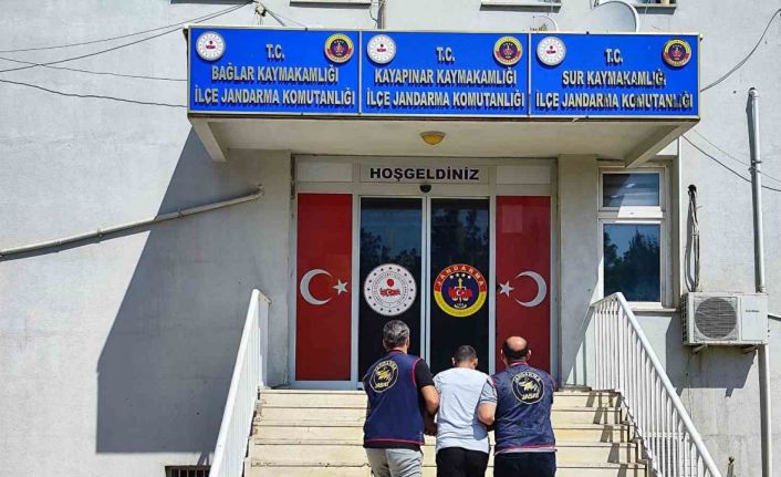 Diyarbakır’da toplam 45 yıl hapis cezası bulunan 2 zanlı yakalandı