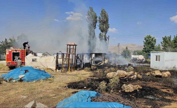 Doğanşehir’de konteyner yangını