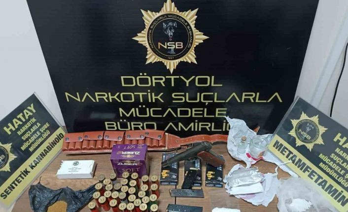 Dörtyol’da evden uyuşturucu ve cephanelik çıktı