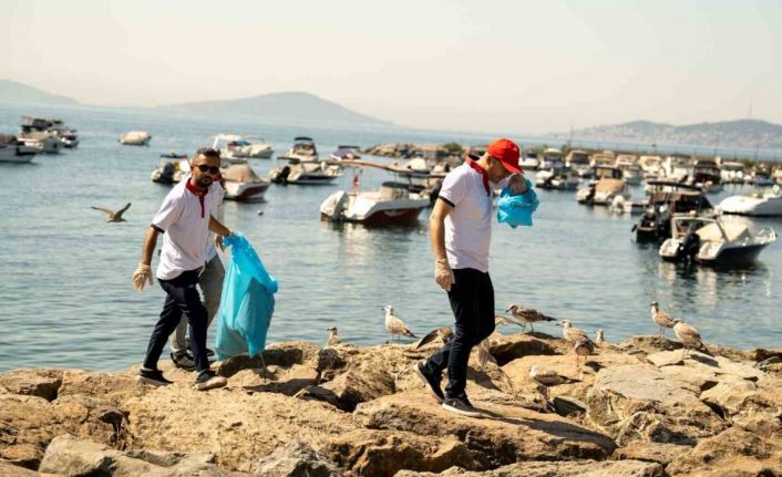 Dünya Doğa Koruma Günü’nde Aras Kargo’dan kıyı temizliğine destek