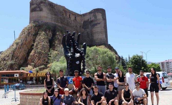 Dünyanın dört bir tarafından gençler Erzurum’da buluşuyor