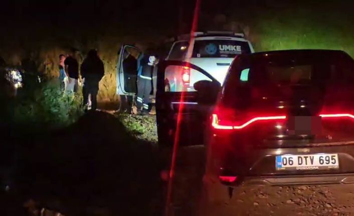 Düşen uçağın enkazını arama çalışmaları sürüyor