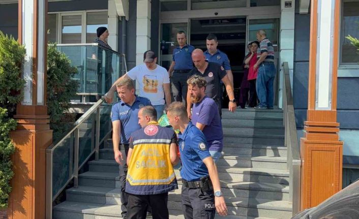 Edirne’de genç kızın intihar girişimini ekipler engelledi