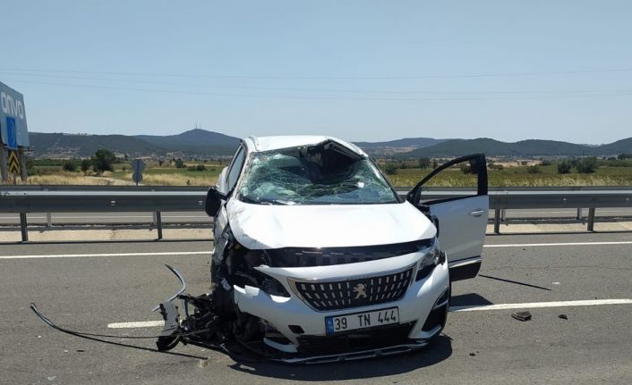 Edirne’de otomobil radar uygulaması yapan polis aracına çarptı: 1’i polis 2 yaralı