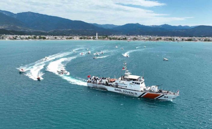 Edremit’te Kabotaj Bayramı tekne korteji ile kutlandı