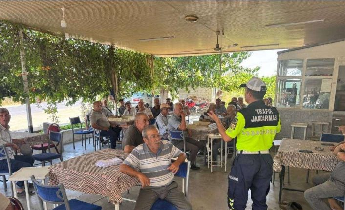 Efeler’de motosiklet sürücülerine kask ve güvenli sürüş eğitimi