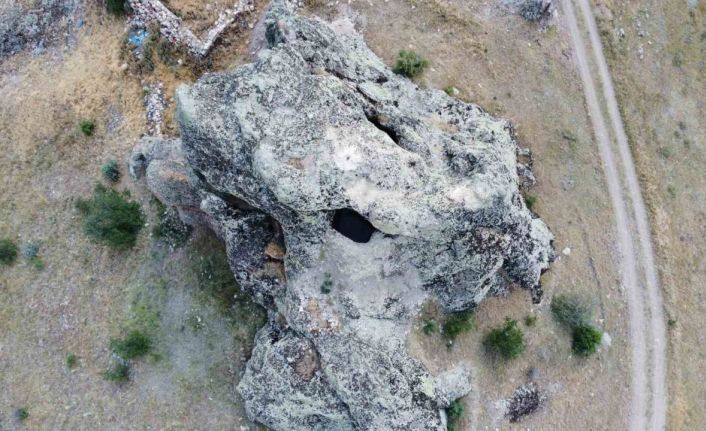 Efsanelere konu olan Gelin Kayası havadan görüntülendi