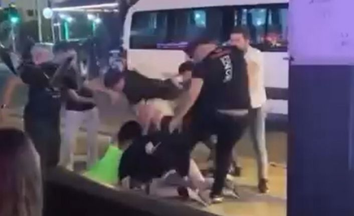 Eğlence mekanı çalışanlarının kadın turistleri darp ettiği iddiası