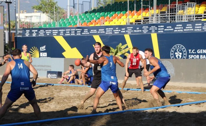 EHF Avrupa Plaj Hentbolu Şampiyonası’nda final heyecanı yaklaşıyor