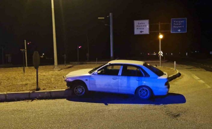 Ehliyetsiz sürücü kaza yaptı: 37 bin lira ceza