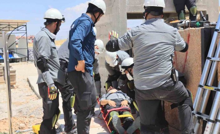 Elazığ Belediyesi arama kurtarma ekipleri, akreditasyon sınavına katıldı