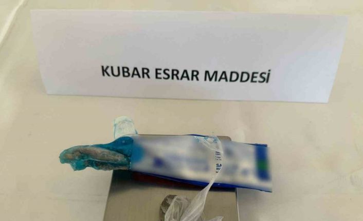 Elazığ’da diş macunu tüpünden esrar çıktı