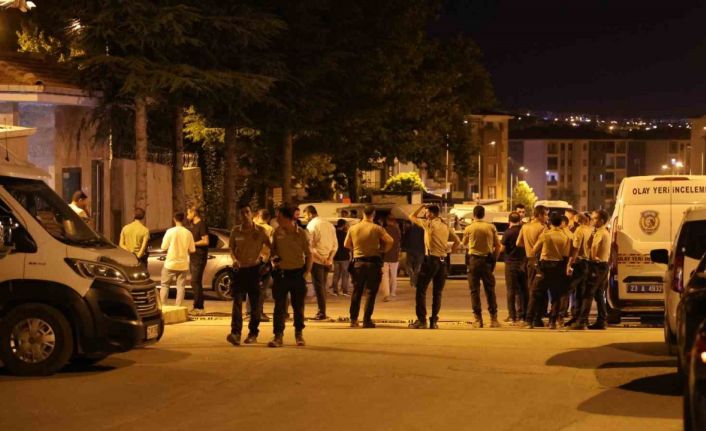 Elazığ’da iki aile arasında bıçaklı kavga : 3 yaralı