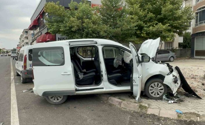 Elazığ’da zincirleme trafik kazası: 3 yaralı