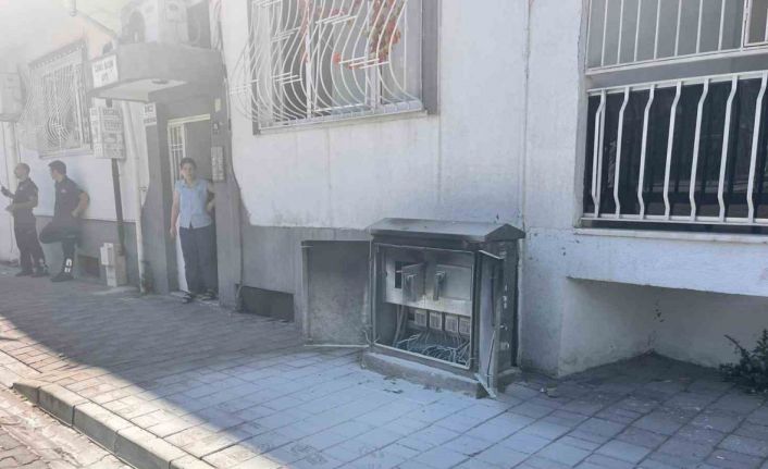 Elektrik panosunda çıkan yangın ekipleri harekete geçirdi