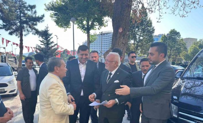Elitaş, Ersoy ile birlikte valiliği ziyaret etti