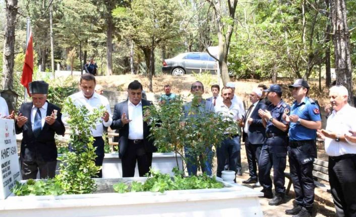 Emet’te şehit mezarları ve şehit aileleri ziyaret edildi