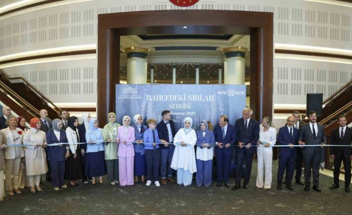 Emine Erdoğan, "Bahçedeki Sırlar" sergisinin açılışını yaptı