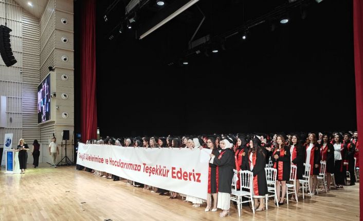 Erciyes Üniversitesi Tıp Fakültesi 51. dönem mezunlarını verdi