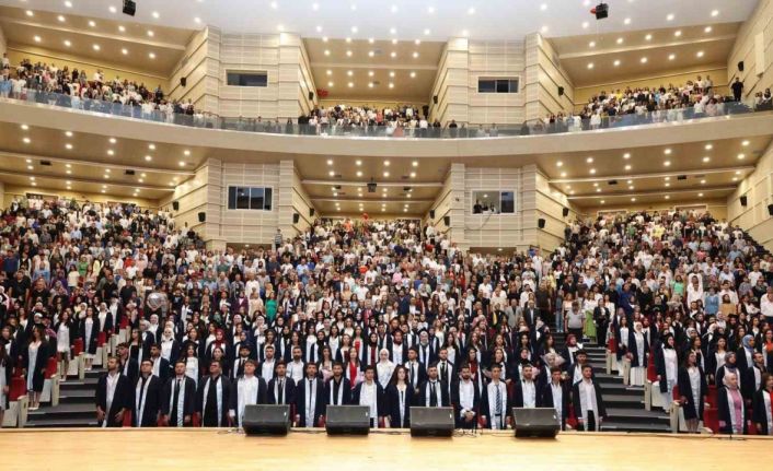 ERÜ Sağlık Bilimleri Fakültesi’nden 295 öğrenci mezun oldu