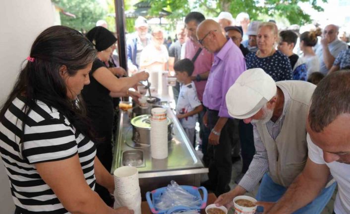 Erzincan’da 5 bin kişilik aşure ikramı