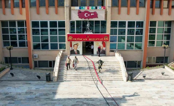 Erzincan’da gerçeği aratmayan yangın tatbikatı yapıldı