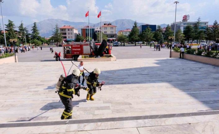 Erzincan’da yangın, kurtarma ve tahliye tatbikatı yapıldı