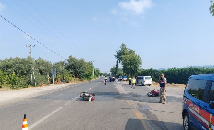 Erzin’de çarpışan 2 motosikletin sürücüsü yaralandı