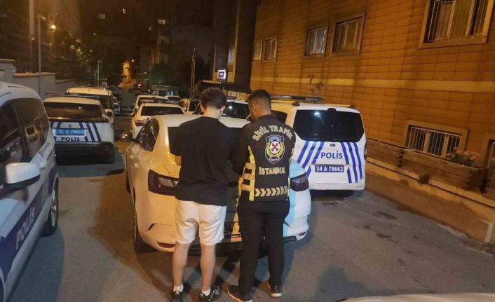 Esenler’de araçtan havaya ateş açtılar