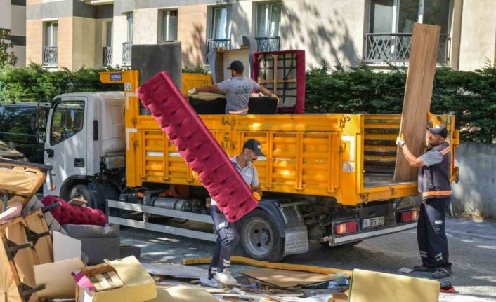 Esenyurt Belediyesi’nden mahallelere kaba atık seferberliği