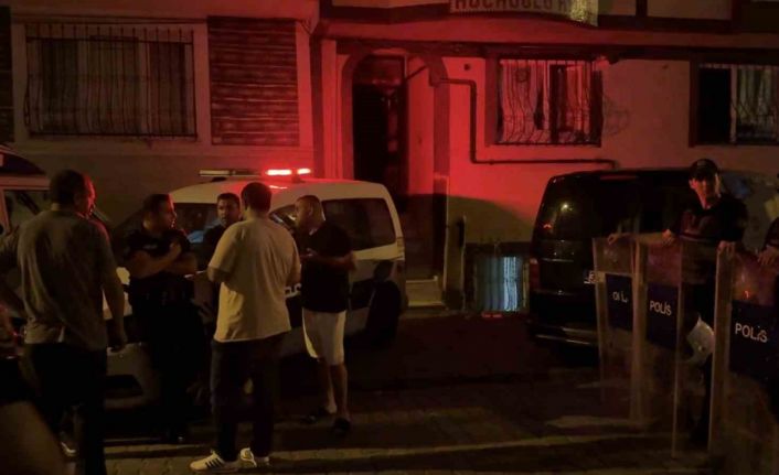 Esenyurt’ta komşu kavgasında kan aktı: 1 kişi göğsünden bıçaklandı