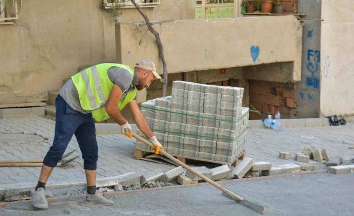 Esenyurt’un sokakları yenileniyor: Parke çalışmaları ilçe genelinde sürüyor