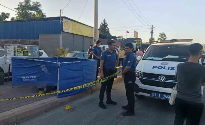 Eşinden boşanmasından sorumluğu tuttuğu kadını yaraladı ardından intihar etti