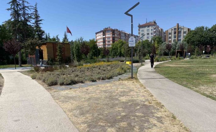 Eskişehir Recep Tayyip Erdoğan Millet Bahçesi bakımsız kaldı